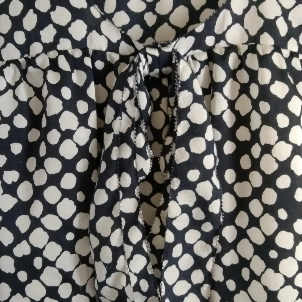 Loft Black and White Double Bow Tank Top Size S - Picture 7 of 8